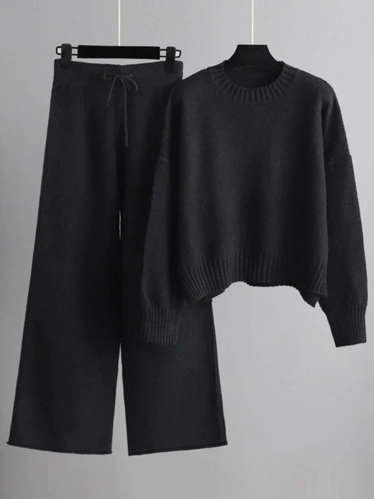 Darevo | Elegant Knitwear Duo