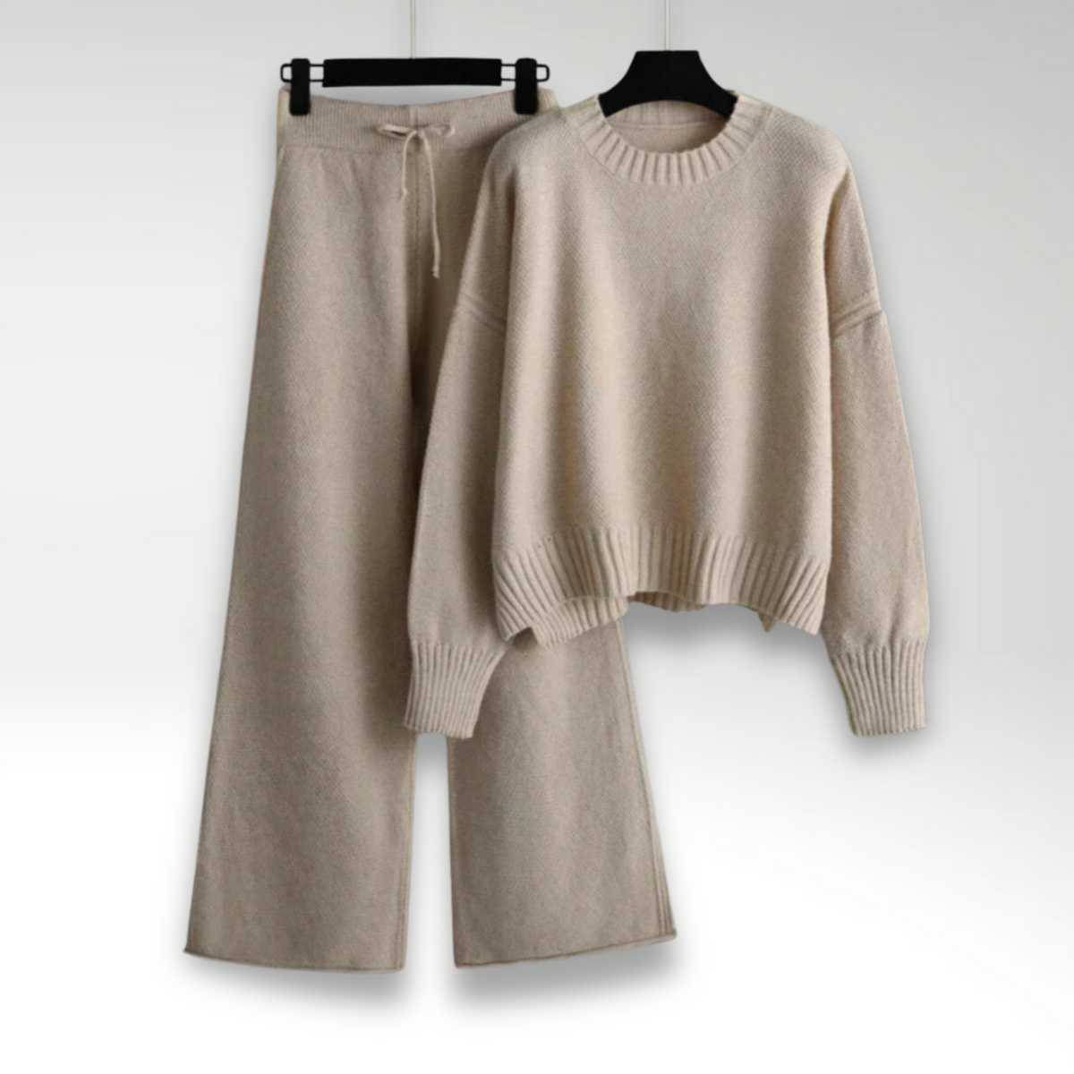 Darevo | Elegant Knitwear Duo