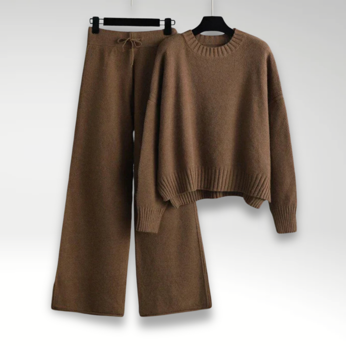 Darevo | Elegant Knitwear Duo