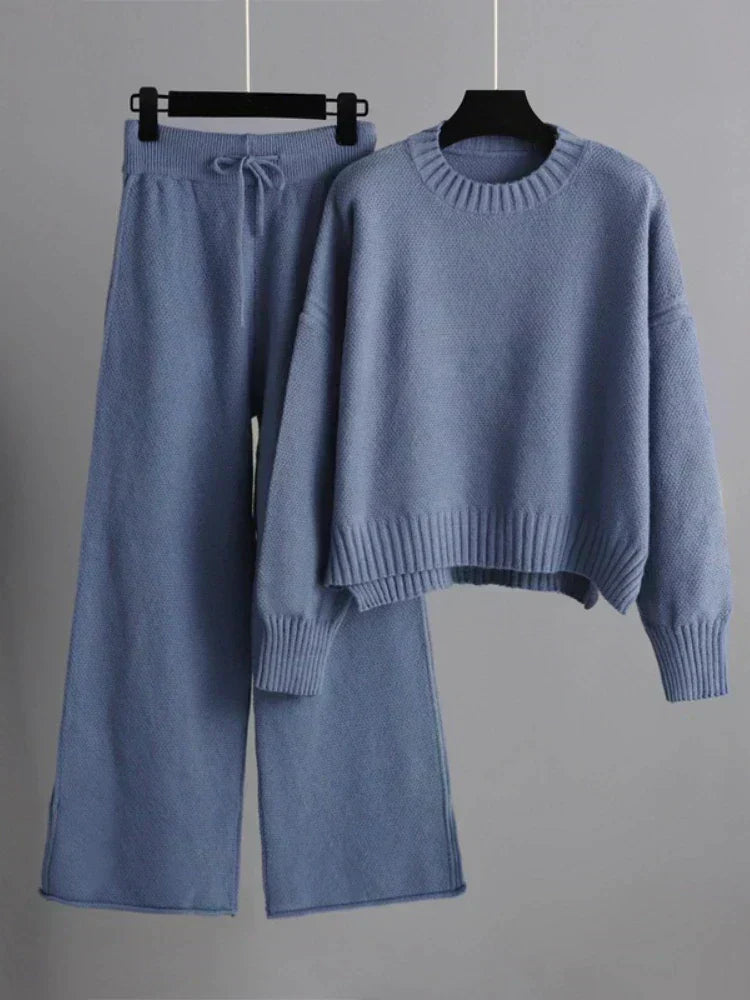 Darevo | Elegant Knitwear Duo